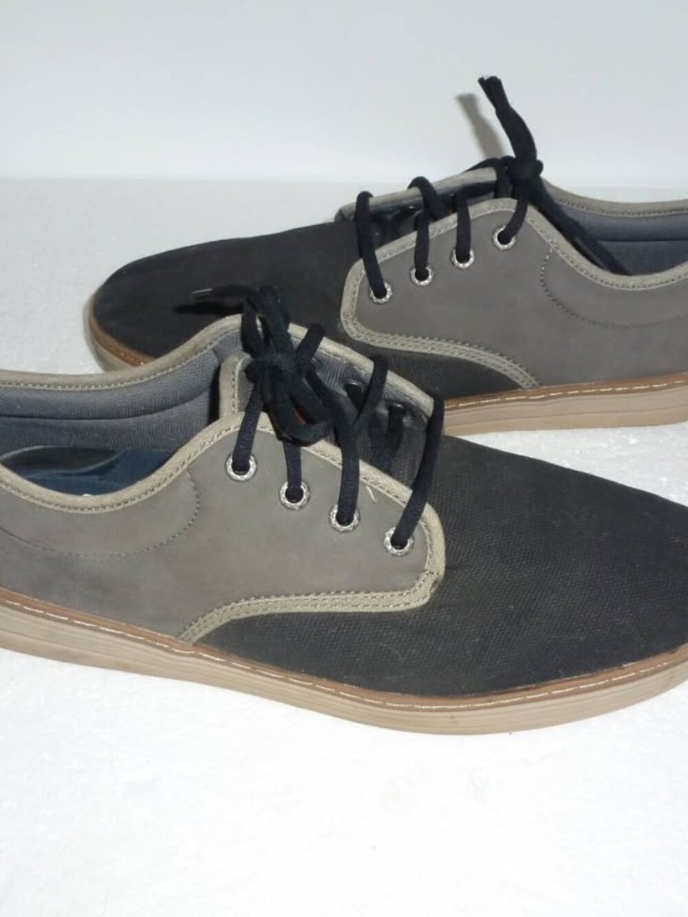Skechers Two-Tone Gray Lace-Up Shoes - Men SZ 10.5